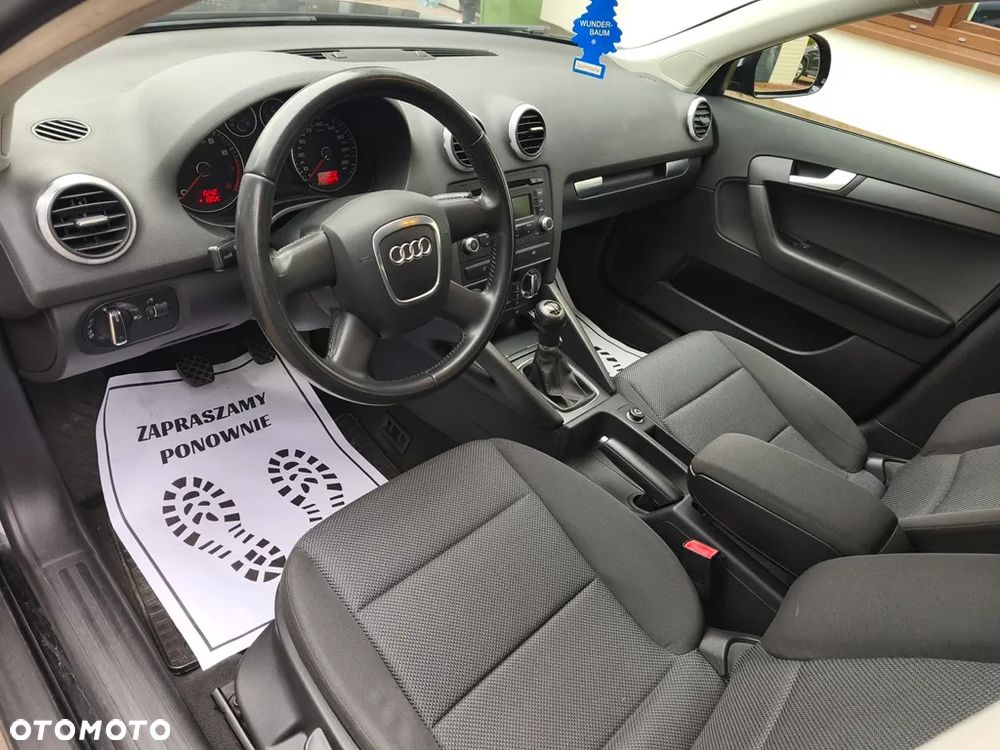 Audi A3 Sportback 1.6 Attraction - 19