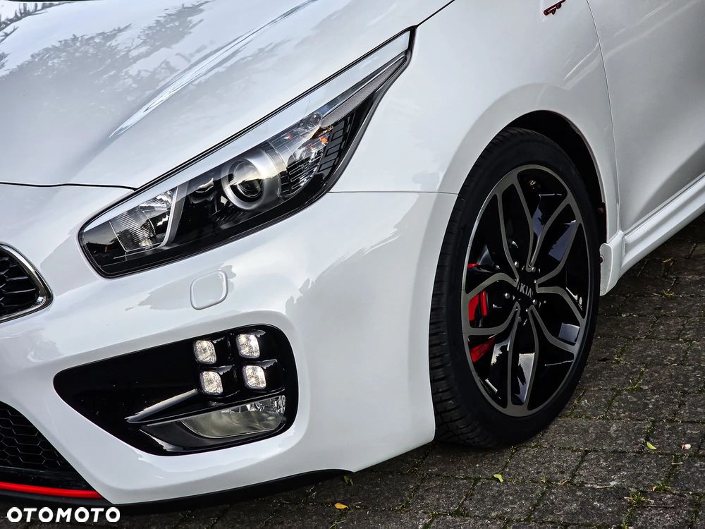 Kia Ceed - 4