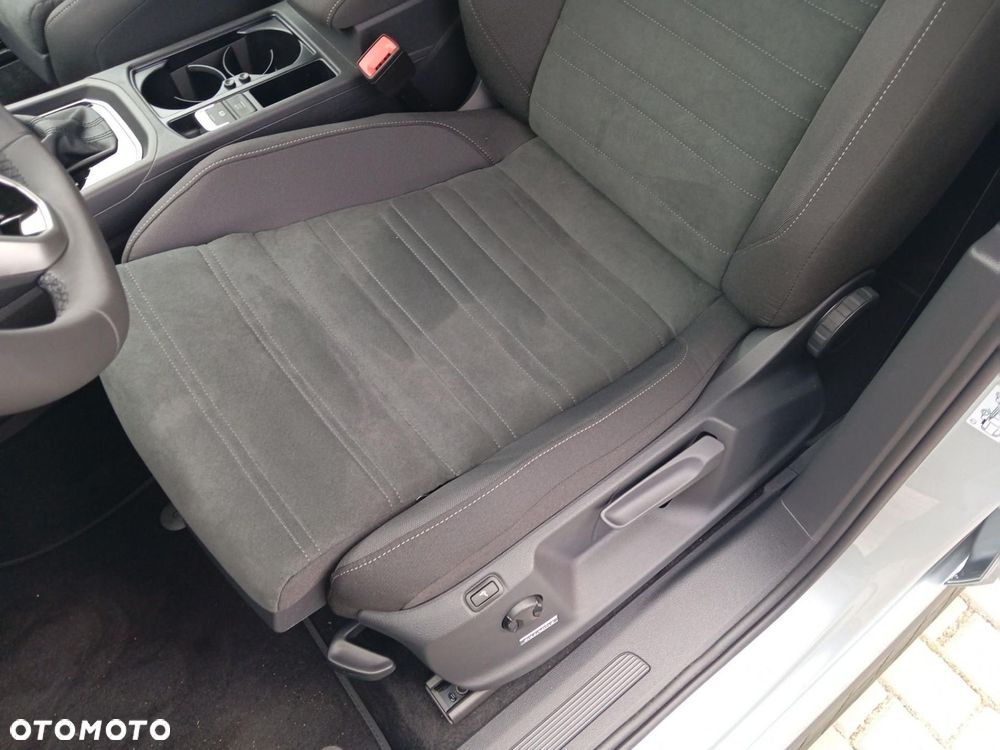 Volkswagen Touran - 13