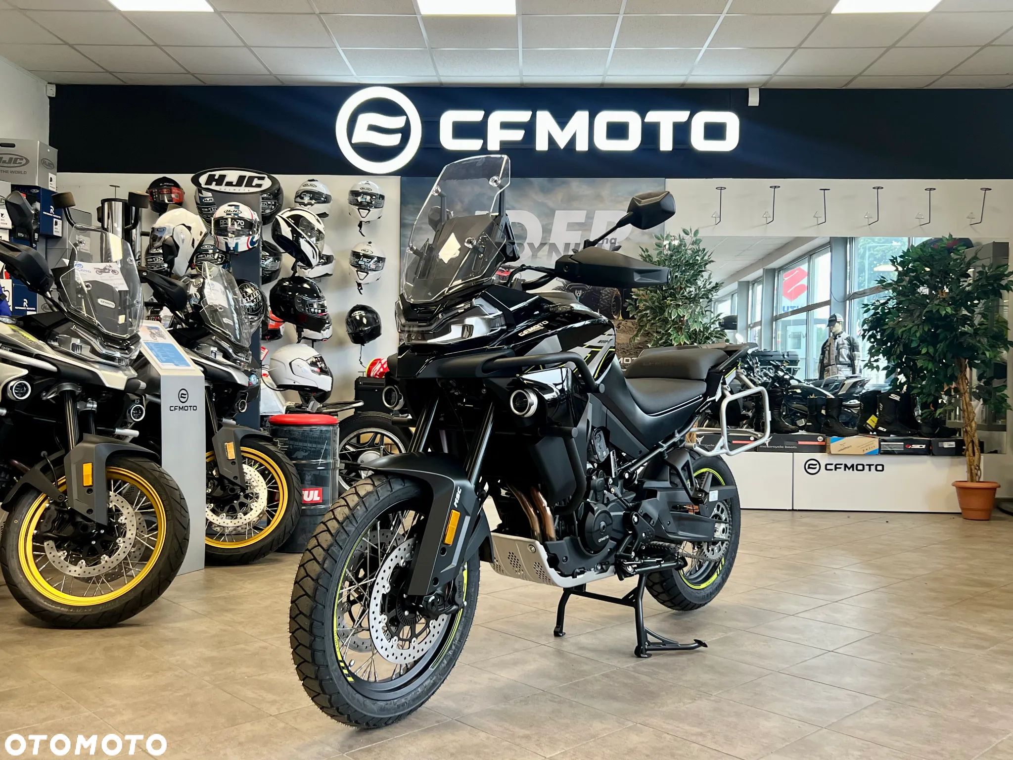 CFMoto MT - 1