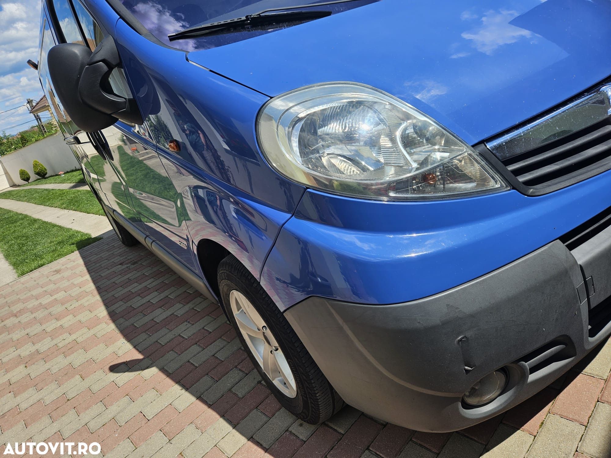 Opel Vivaro 2.5 CDTI L2H1 - 1
