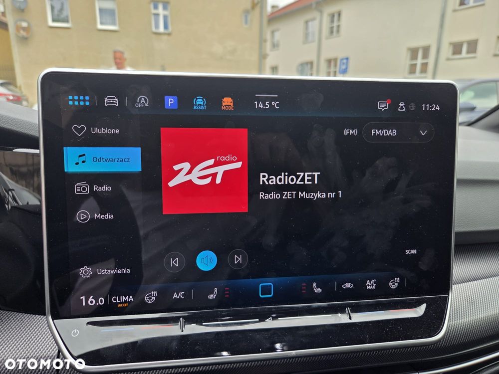Volkswagen Golf 1.5 eTSI mHEV R-Line DSG - 24