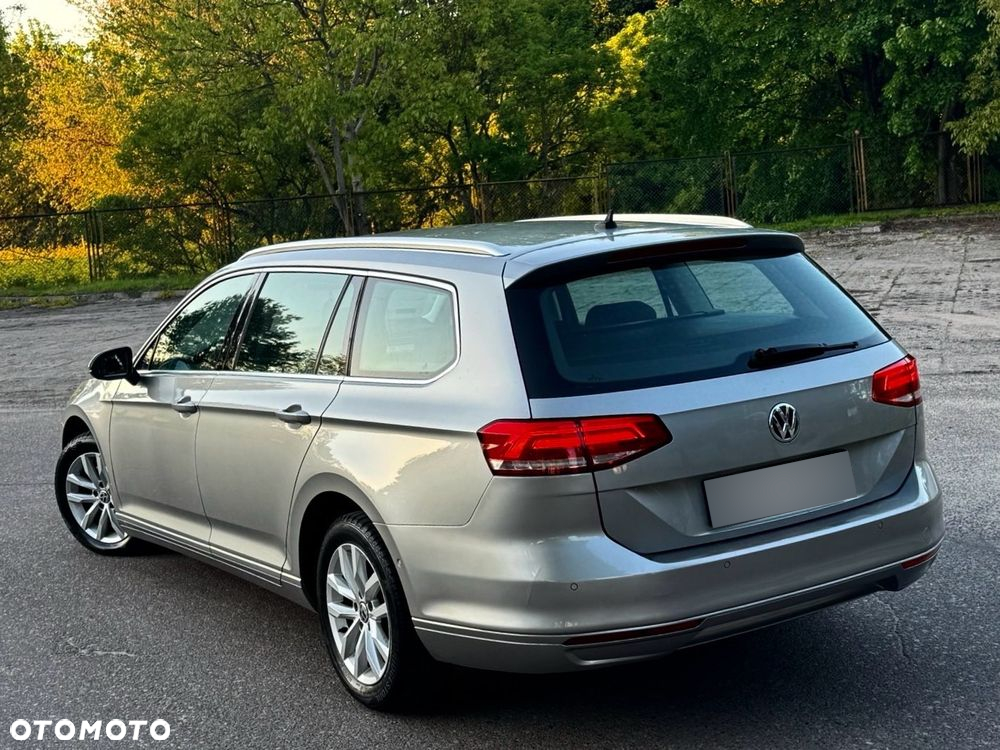 Volkswagen Passat - 2