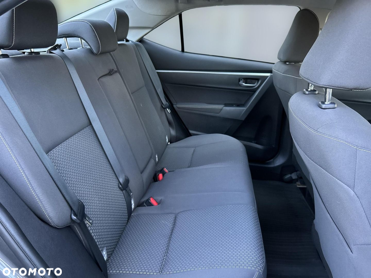 Toyota Corolla - 19