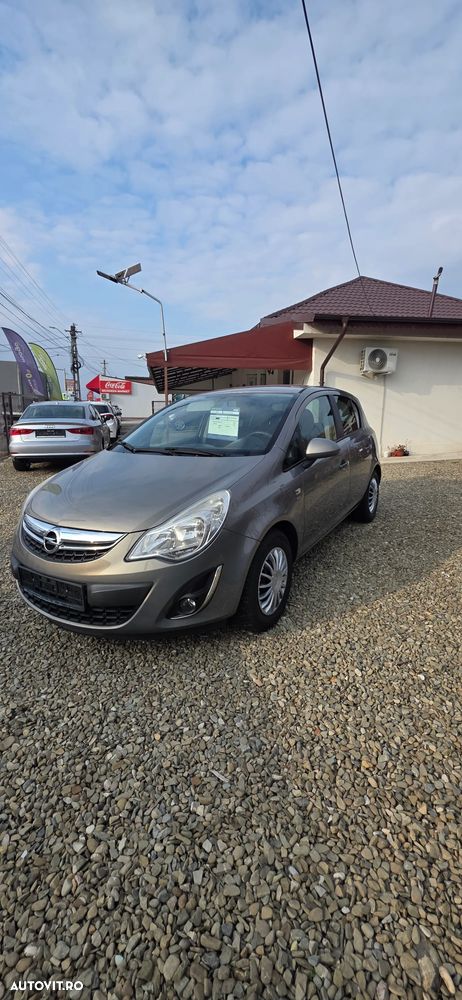 Opel Corsa 1.4 16V Satellite - 10
