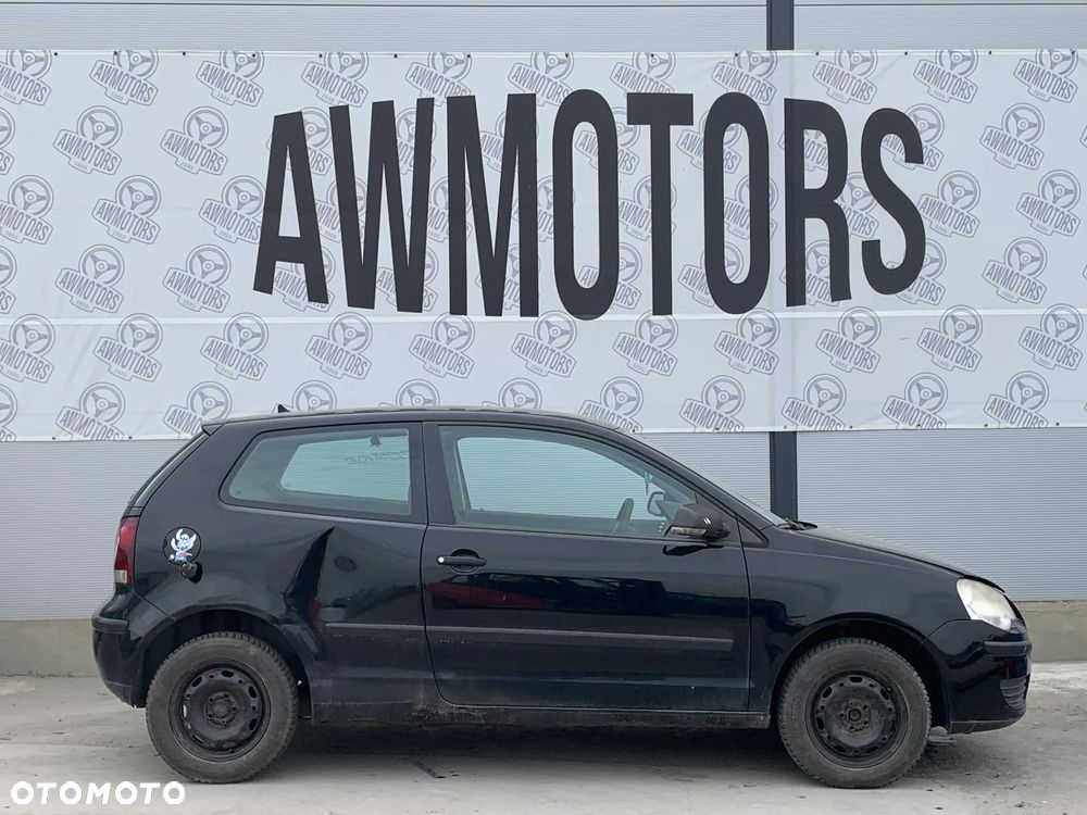 VOLKSWAGEN POLO 2009 *SAMOCHÓD NA CZĘŚCI* 4824  MASKA, LAMPA, DRZWI, LUSTERKO, ZDERZAK, GRILL, BŁOTNIK, KLAPA, BELKA, DESKA, FOTELE, KANAPA, ĆWIARTKA KIEROWNICA, TARCZE, ZACISKI, ZAWIESZENIE, KOMPLETNY PRZÓD, KOMPLETNY TYŁ, LICZNIK, ZEGARY, PRAWE LEWE PRZÓD TYŁ - 1