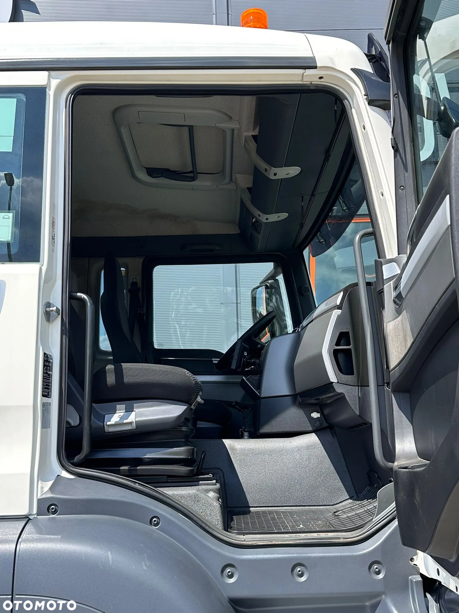 MAN MAN TGS TGX 35.400 // 8x4 // E5 // wywrotka kiper + HDS z czerpakiem / - 31