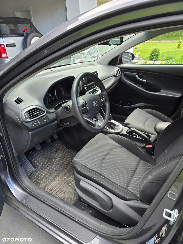 Hyundai i30 1.6 D Classic + - 7