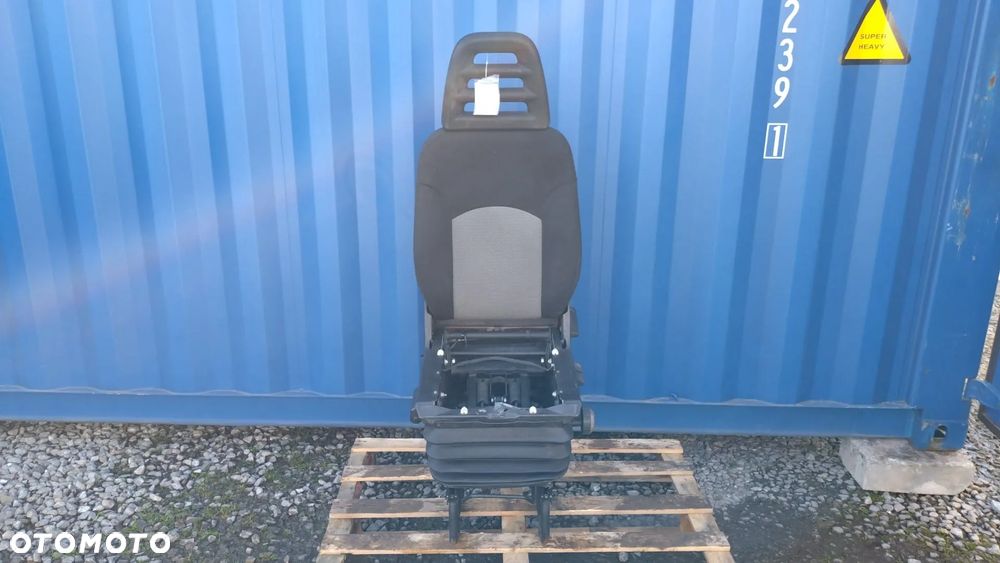 FOTEL KIEROWCY PNEUMATYCZNY EUROPA POMPOWANY IVECO DAILY 99- NO GF1/011 - 1