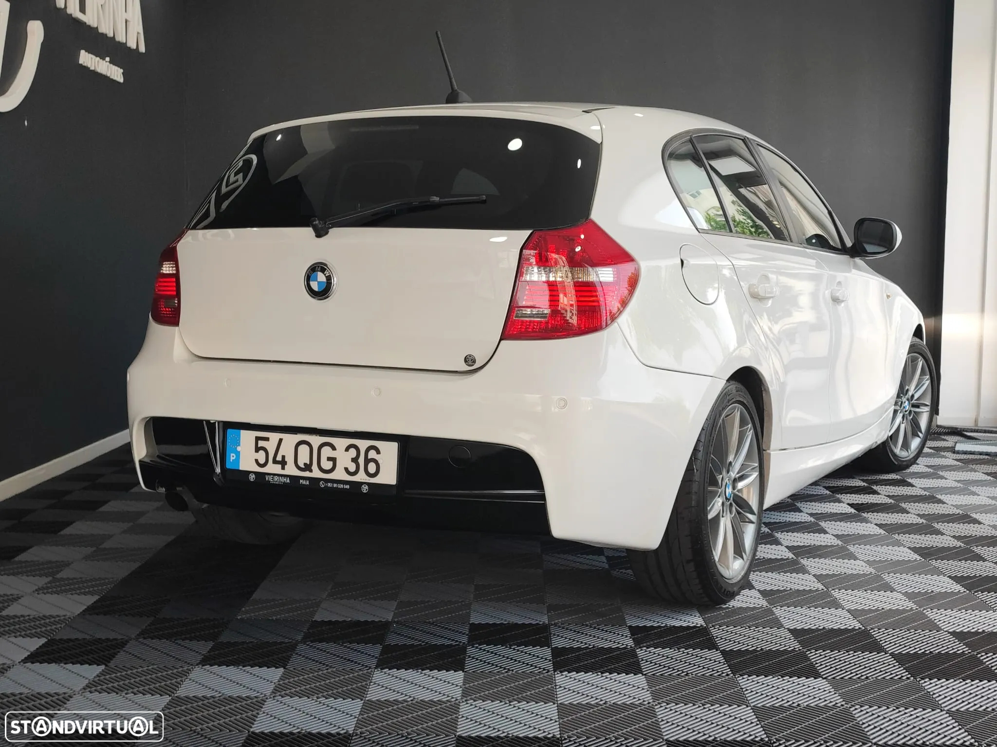 BMW 118 d Pack M - 15