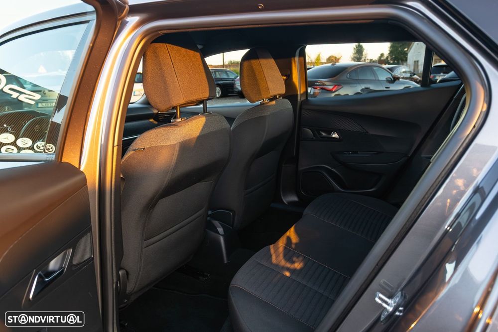 Peugeot 2008 1.2 PureTech Active Pack - 12