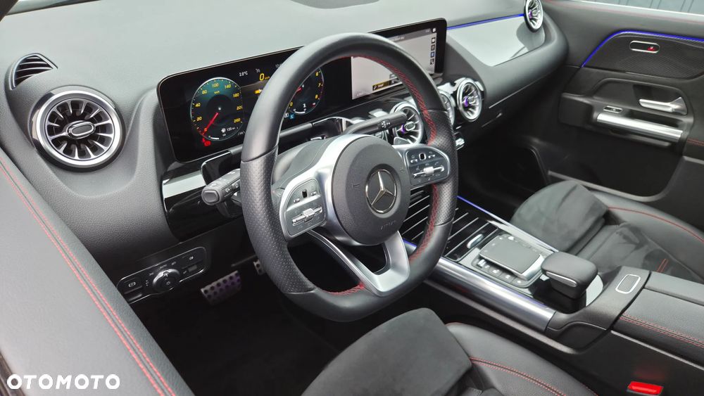 Mercedes-Benz GLA 200 7G-DCT AMG Line - 17