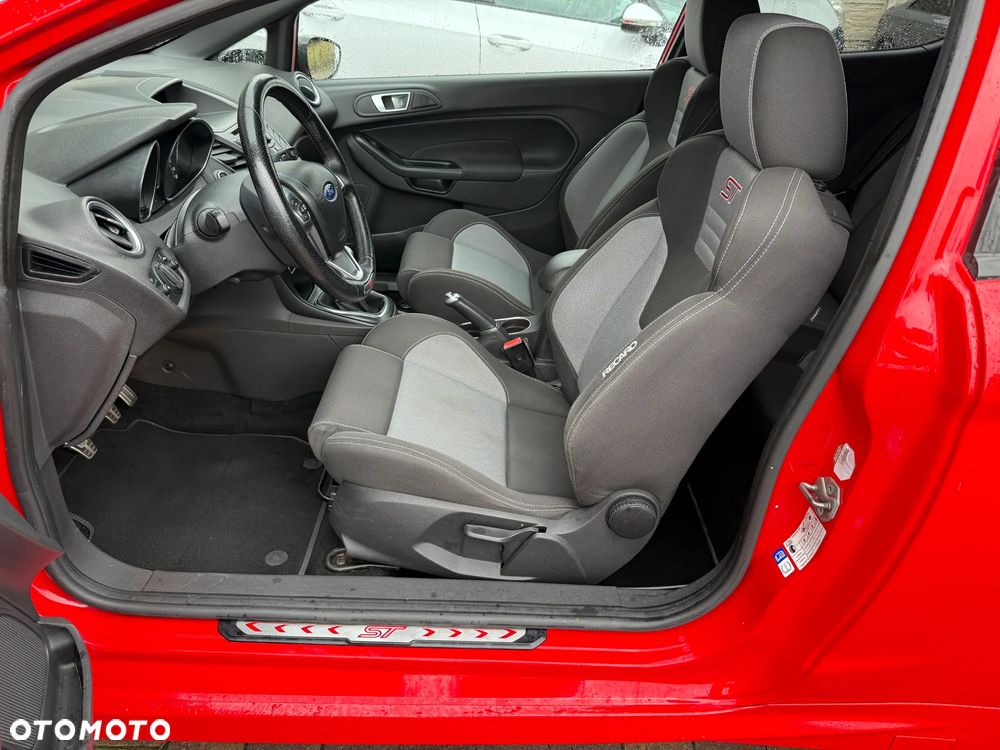 Ford Fiesta 1.6 EcoBoost ST - 9