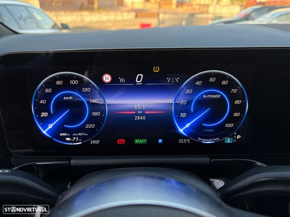 Mercedes-Benz EQA 250+ Progressive - 25