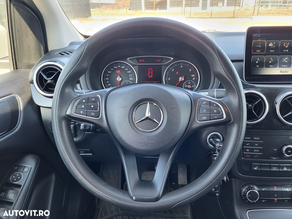 Mercedes-Benz B 180 - 20