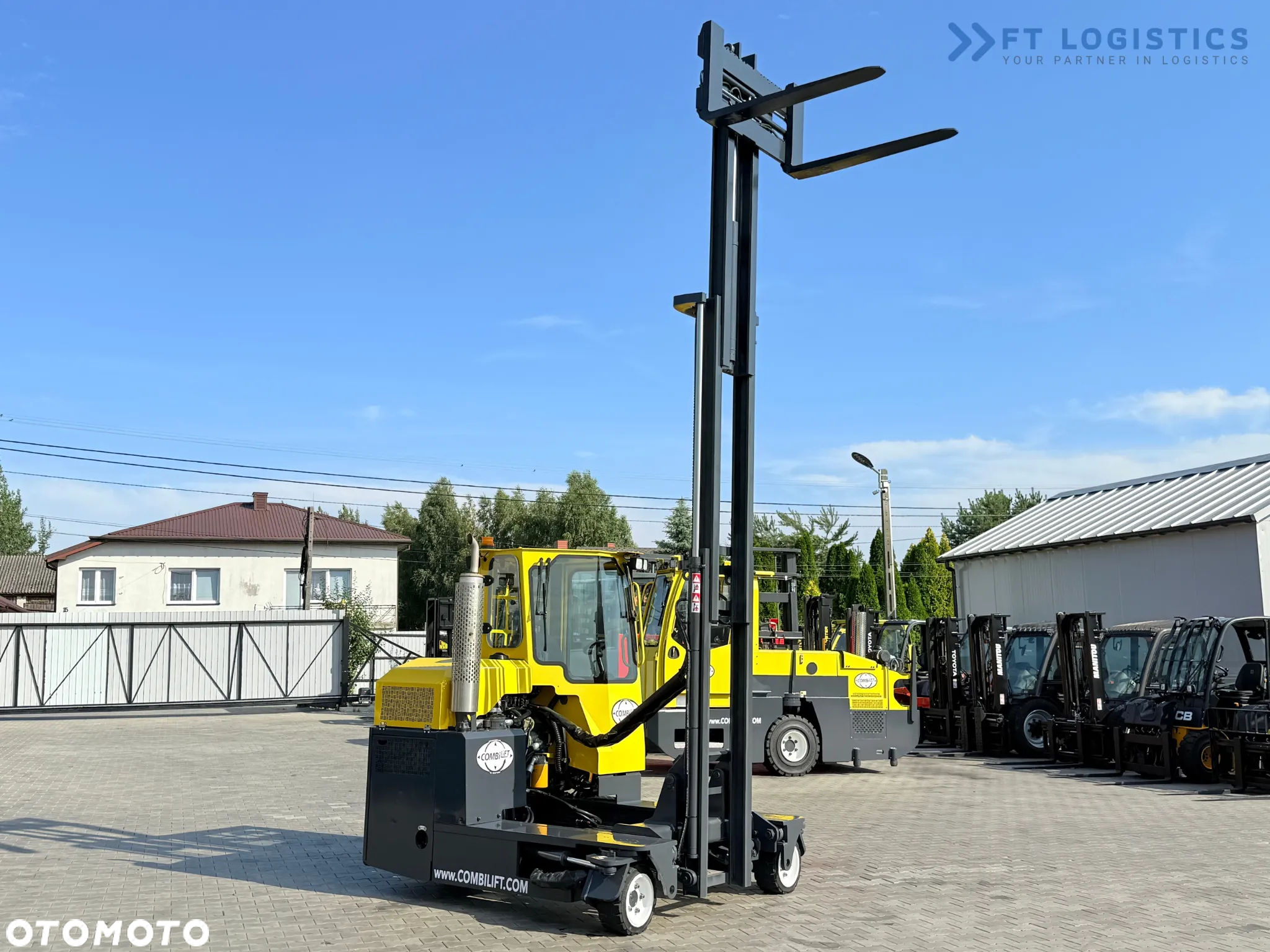 Combilift C3000 / GAS / TRIPLEX - 4900MM / JEDYNE 1537 MTH / POZYCJONER WIDEŁ / KABINA / JAK NOWY - 39