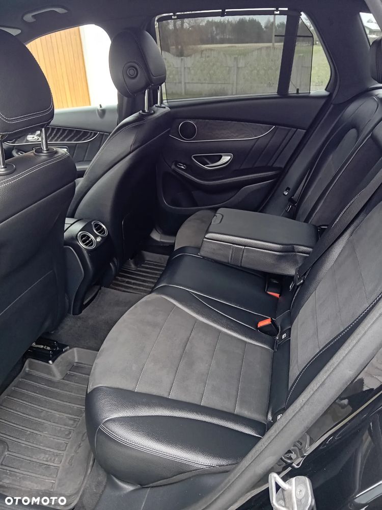 Mercedes-Benz GLC 250 4Matic 9G-TRONIC AMG Line - 33