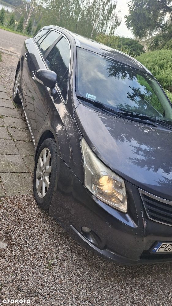 Toyota Avensis - 2