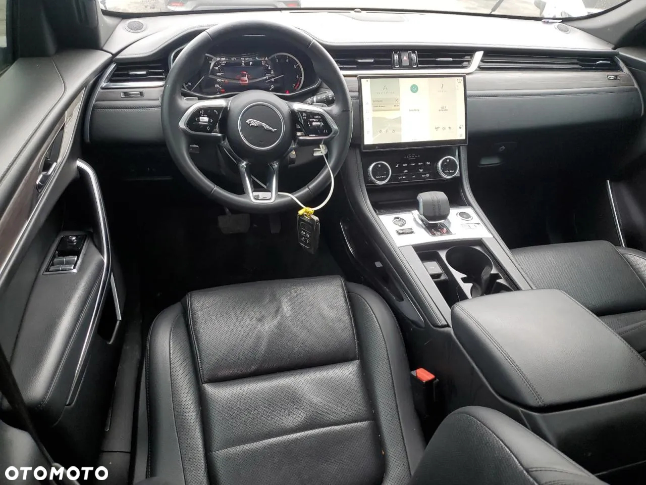 Jaguar F-Pace P250 AWD R-Dynamic S - 8