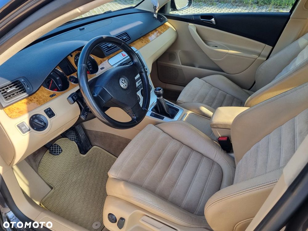 Volkswagen Passat - 13