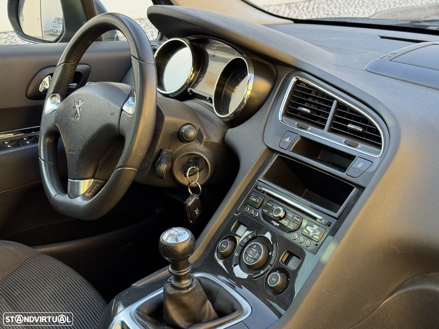 Peugeot 5008 1.6 BlueHDi Allure J17 - 4