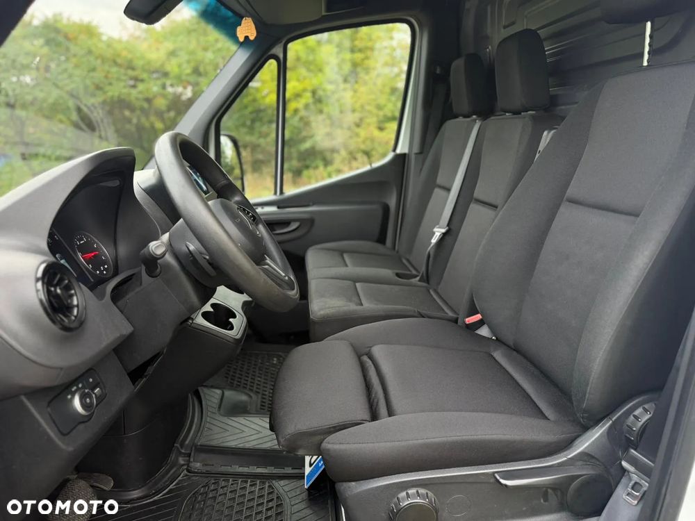 Mercedes-Benz Sprinter L4H2 - 15