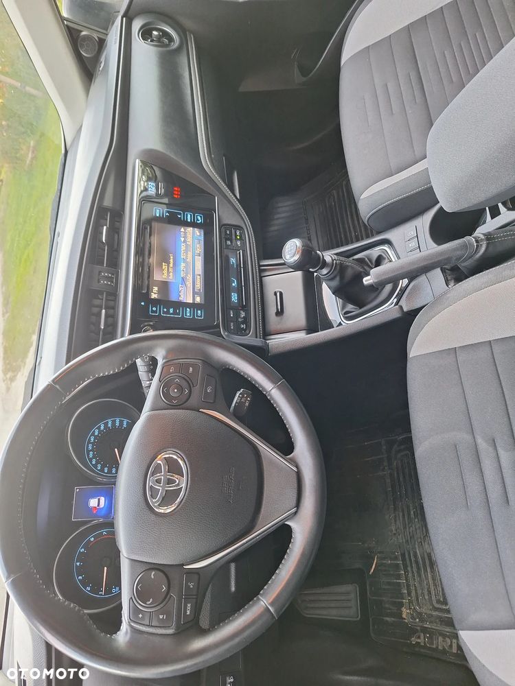 Toyota Auris - 16