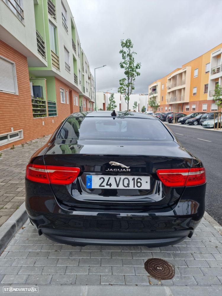 Jaguar XE 2.0 D Prestige Aut. - 4
