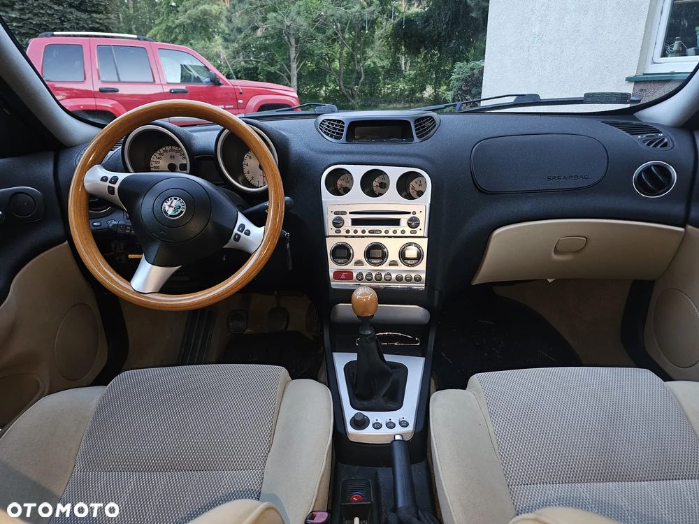 Alfa Romeo 156 2.5 V6 Distinctive - 11