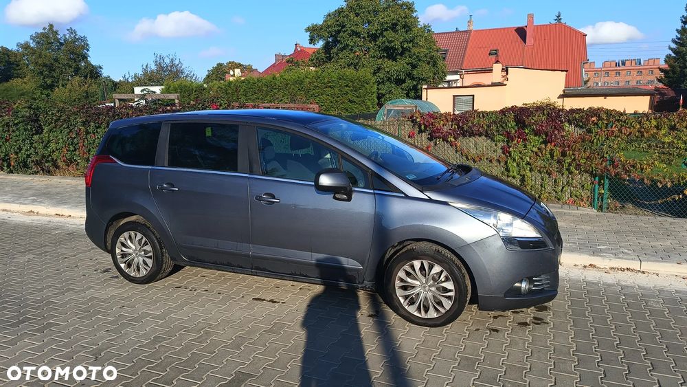 Peugeot 5008 - 5