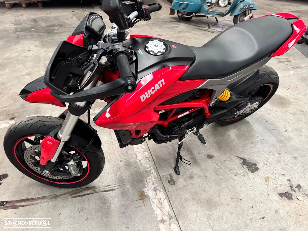 Ducati Hypermotard 939 - 6