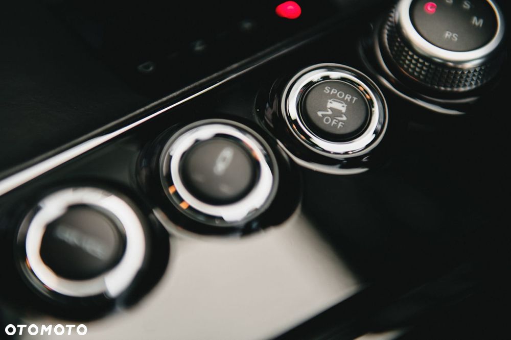 Mercedes-Benz Klasa E 63 AMG AMG Speedshift 7G-MCT - 40