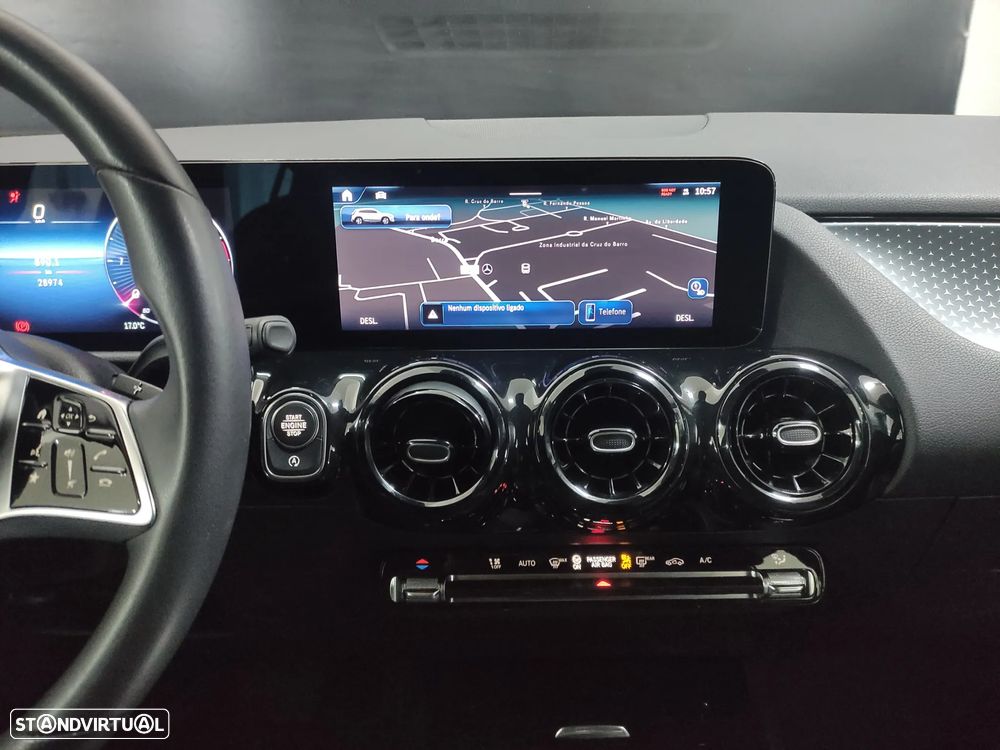 Mercedes-Benz GLA 180 d Progressive - 11