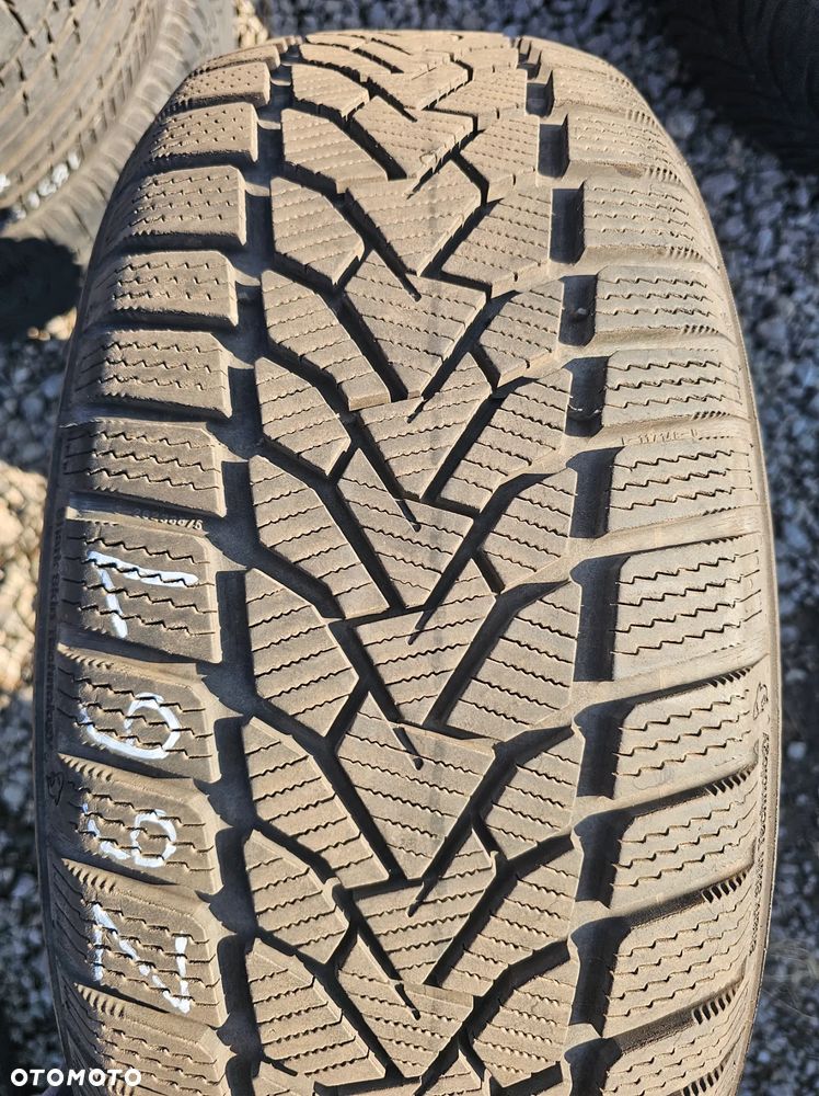 UNIROYAL 205/55R17 95V WINTEREXPERT (1szt.) (1x7,0) (DOT: 1x2723) Z661