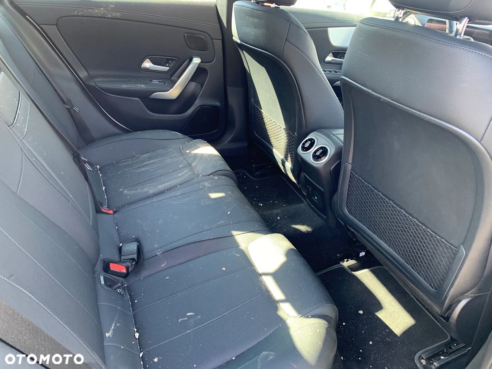 Mercedes-Benz CLA 250 4Matic 7G-DCT - 17