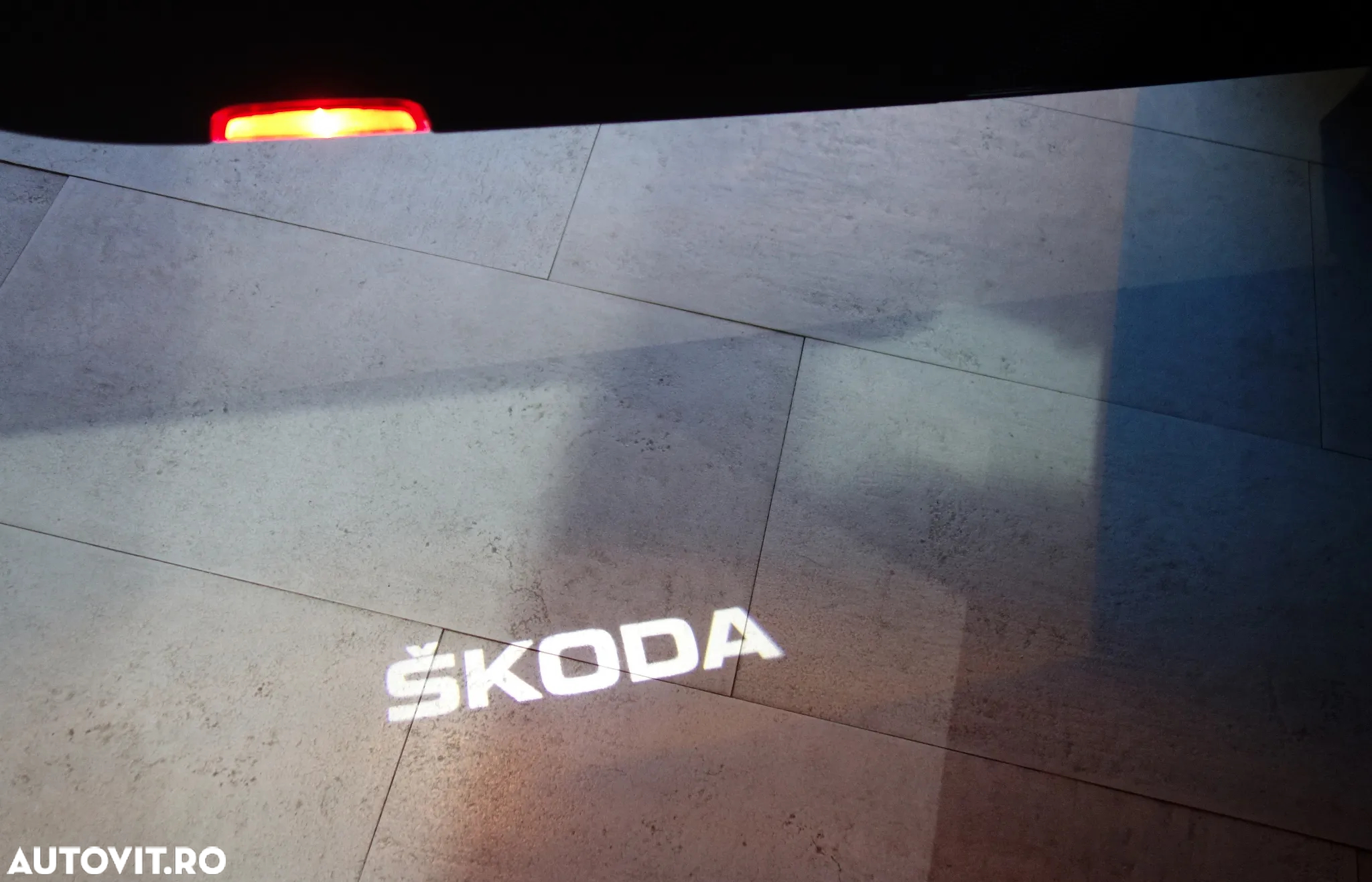 Skoda Superb 2.0 TDI DSG Ambition - 35