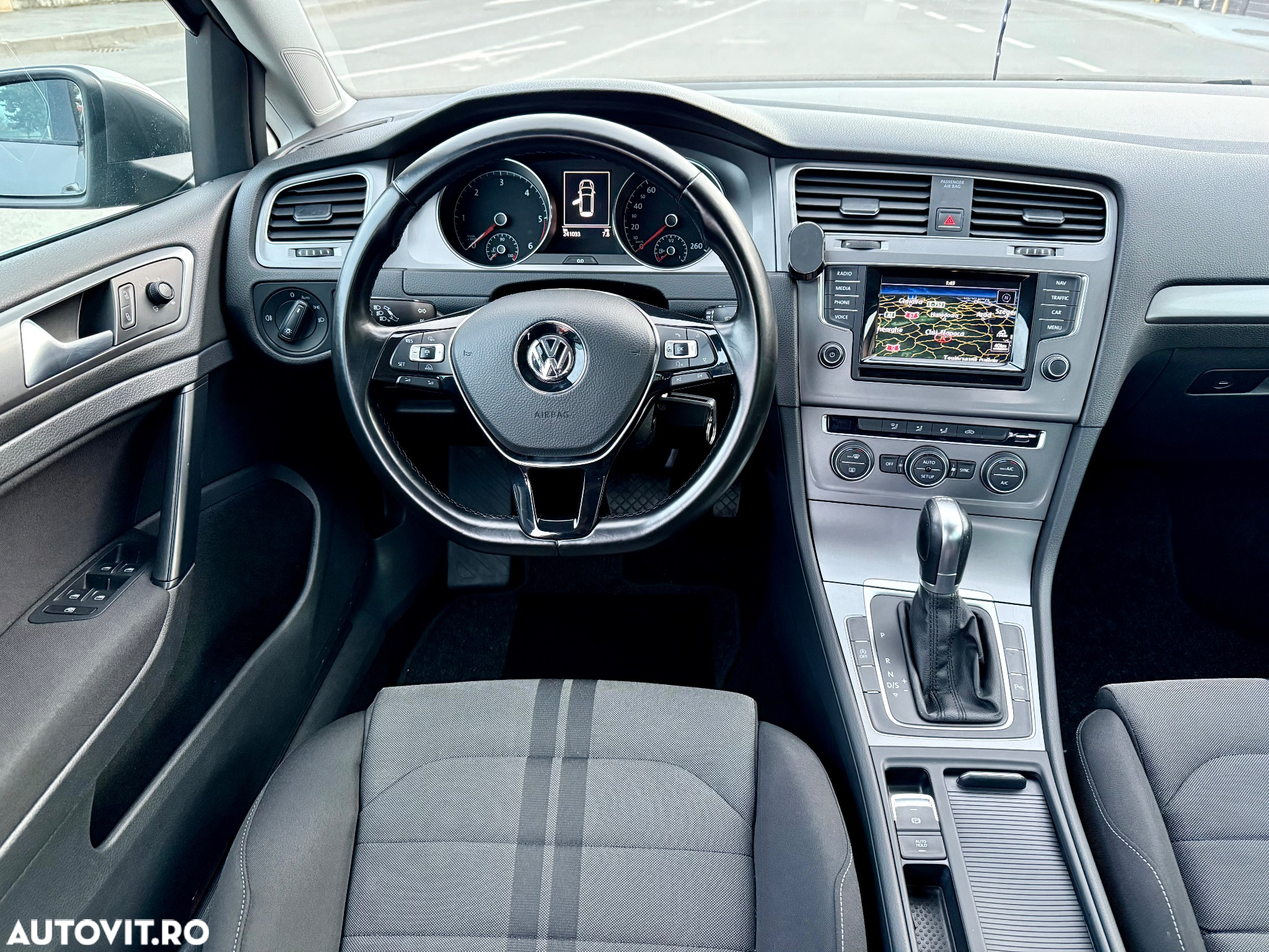 Volkswagen Golf 1.6 BlueTDI DSG Comfortline - 6