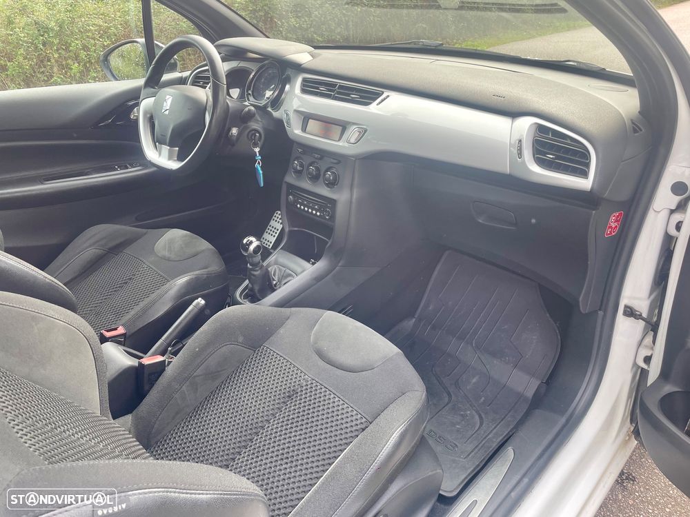 Citroën DS3 1.4 HDi Chic - 4