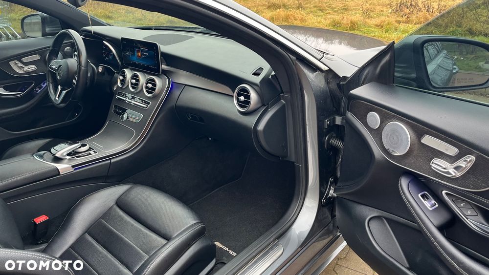 Mercedes-Benz Klasa C 300 4Matic 9G-TRONIC AMG Line Plus - 24