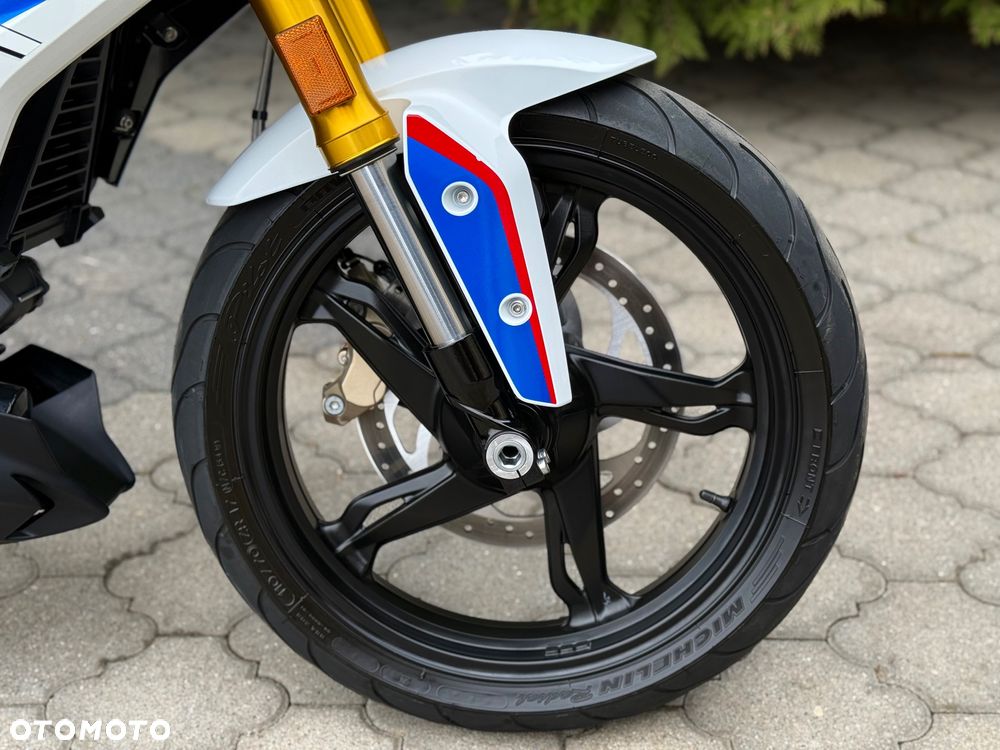 BMW G - 11