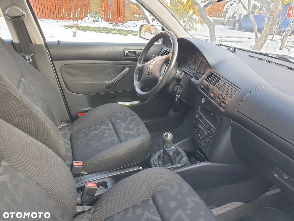 Volkswagen Bora 1.6 Basis - 9