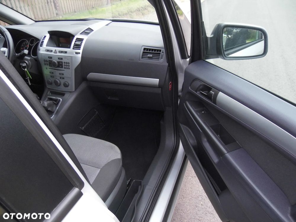 Opel Zafira 1.8 Design Edition - 28