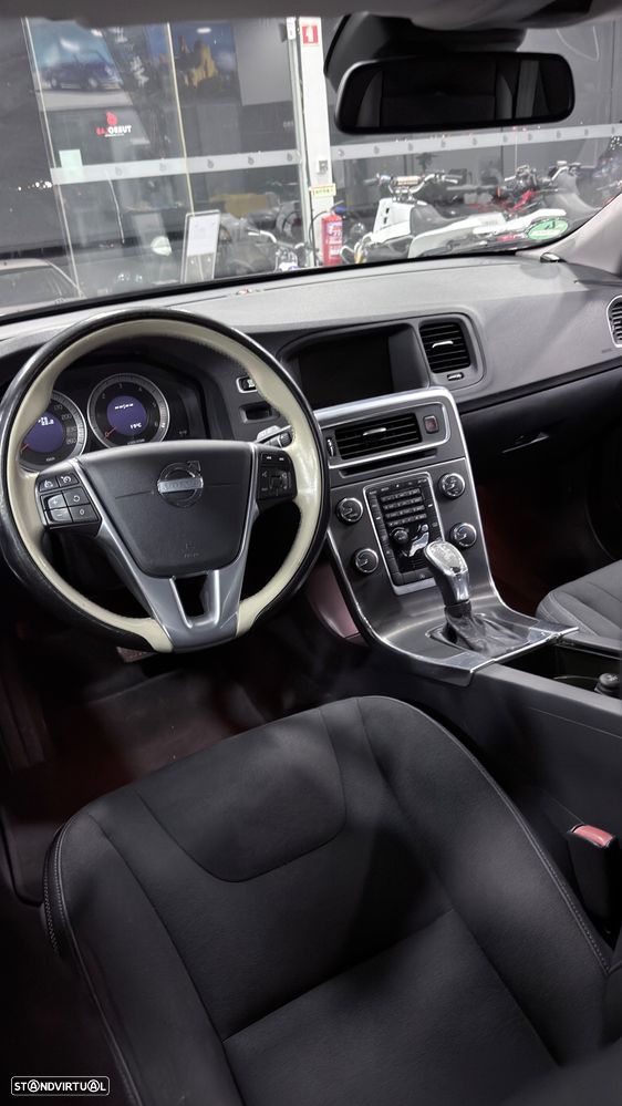 Volvo V60 D2 Kinetic - 17