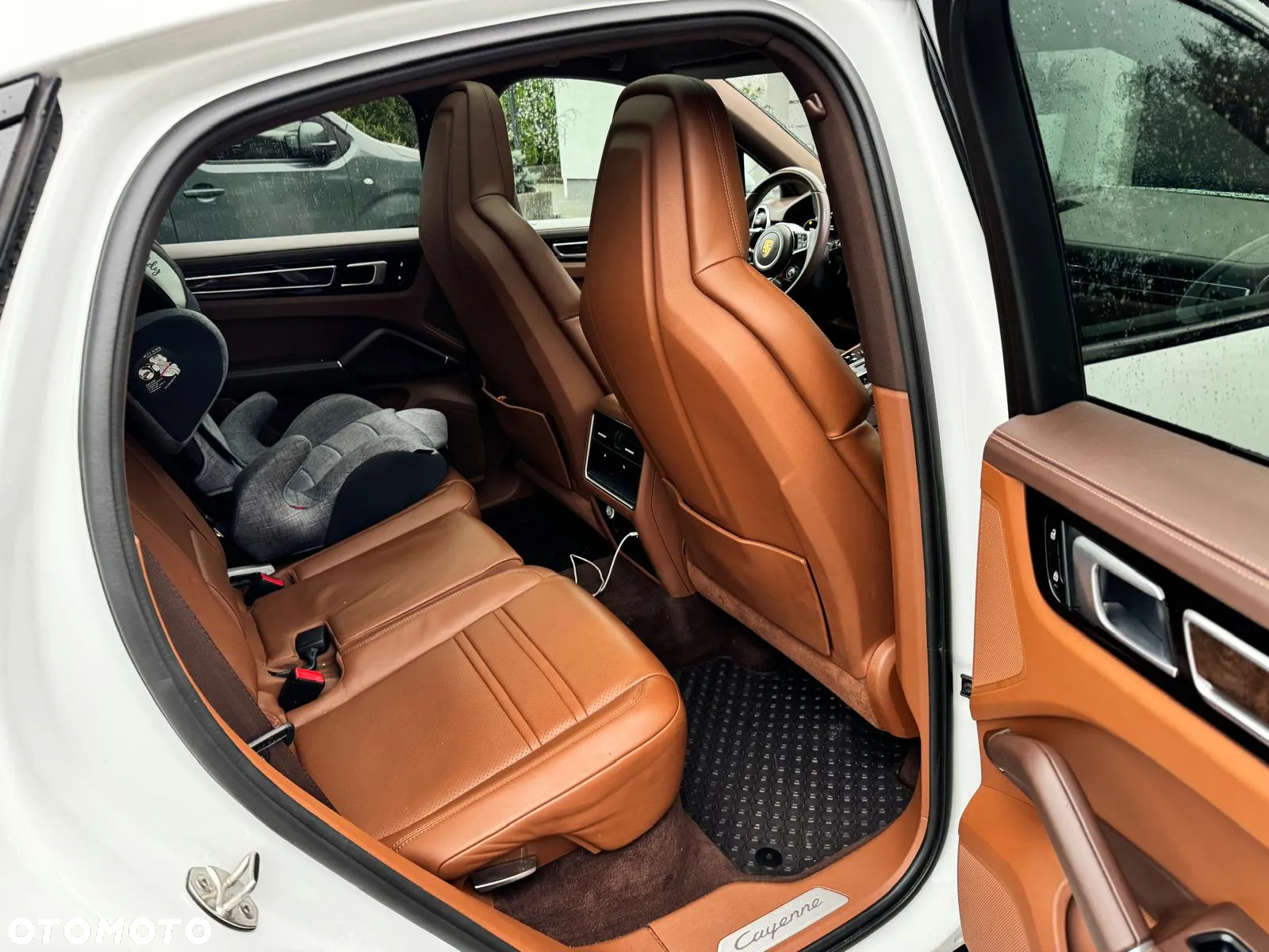 Porsche Cayenne Coupe E-Hybrid - 12