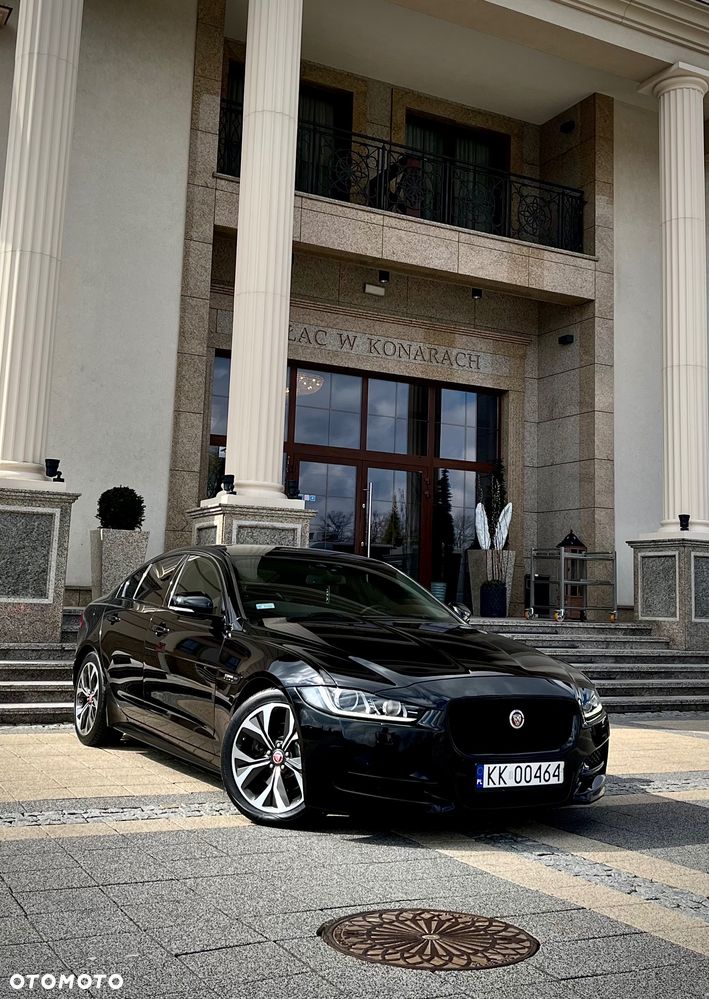 Jaguar XE 2.0 D R-Sport - 4