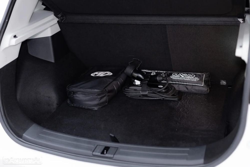 MG ZS EV 44.5 kWh Luxury - 9