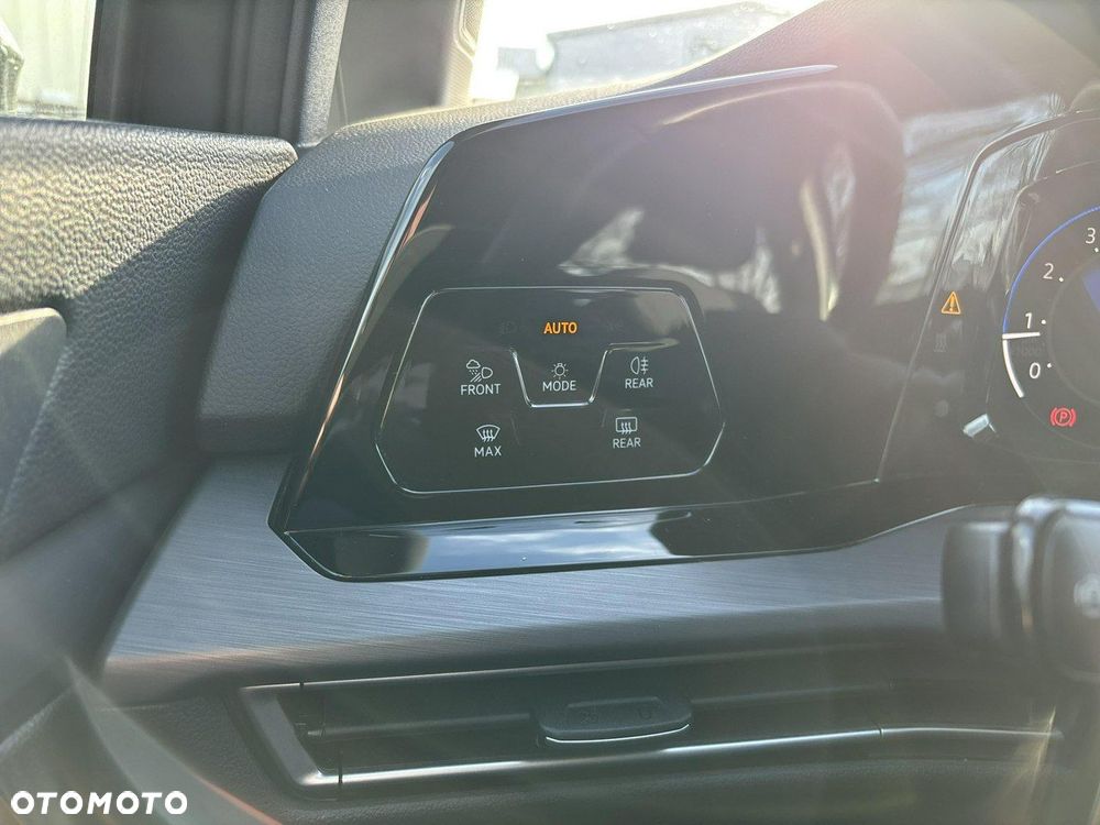 Volkswagen Golf 1.5 TSI EVO Style - 25