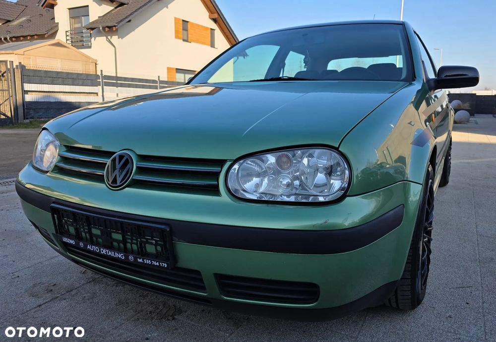 Volkswagen Golf - 2