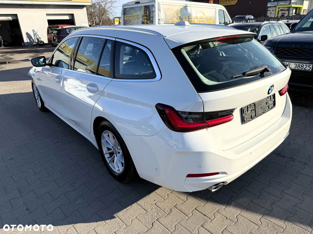 BMW Seria 3 318d Sport Line