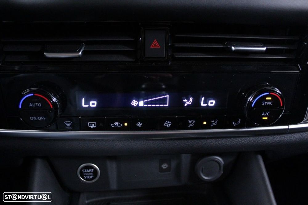 Nissan Qashqai 1.3 DIG-T N-Connecta LED+SKY - 28